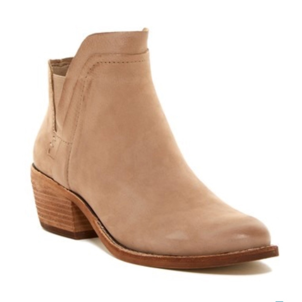 Dolce Vita Zabi Chelsea Boot - Picture 4 of 8